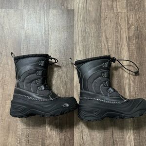 Northface kids snow boots sz 1